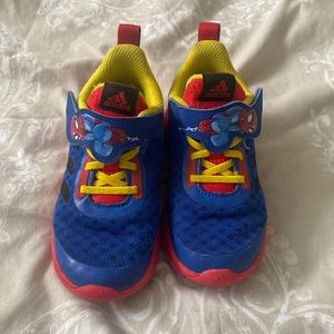 Marvel superhero adidas 9.5 toddler sneakers.